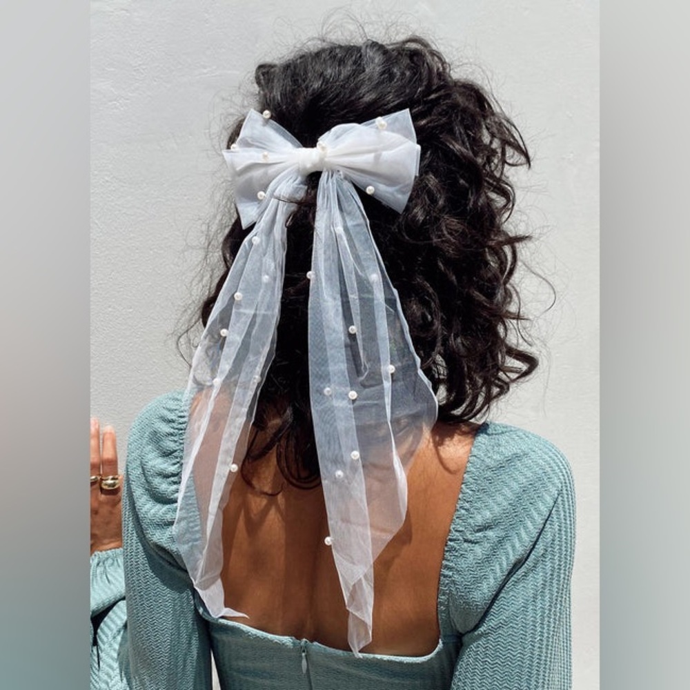 Princess Polly IMI Hair Bow White